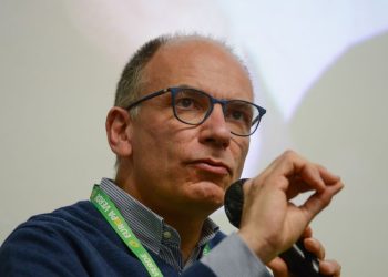 Ucraina, Letta “Putin minaccia grave a Europa, non passerà”