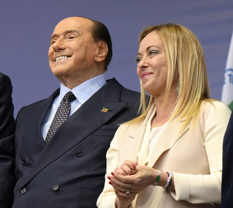 Meloni incontra Berlusconi, centrodestra andrà unito da Mattarella