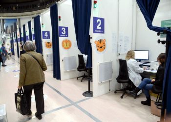 Covid, 35.043 nuovi contagi e 93 decessi. Positività al 16,2%