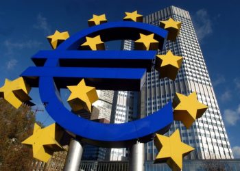 La Bce alza tassi di 0,75 punti e prevede ulteriore crescita