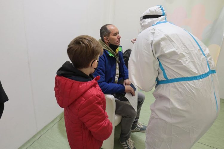 Covid, Oggi 31.760 nuovi positivi e 94 decessi