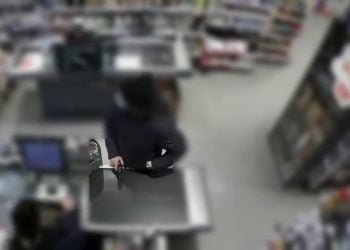 Rapine in farmacie e supermercati a Milano, identificato l’autore