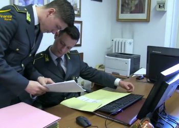 Roma, Arrestati dipendenti Ama. Rubavano carburante dai mezzi