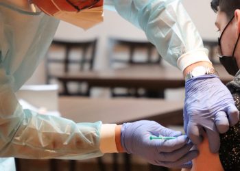 Covid Sicilia, al via prenotazioni vaccini varianti Omicron BA4 e BA5: come prenotare a Ragusa