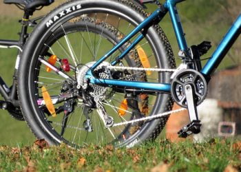 Incidente, cade dalla bici e batte la testa: grave un bambino di 3 anni