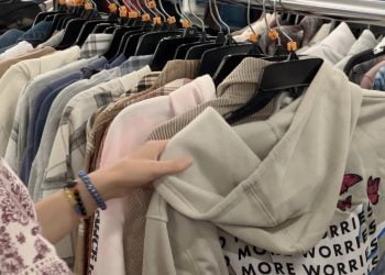 Confcommercio, consumi in discesa e inflazione verso il 10%