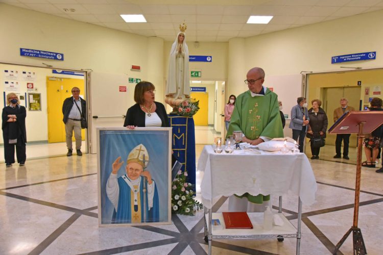 La Madonna pellegrina al Santuario del Carmine di Ragusa