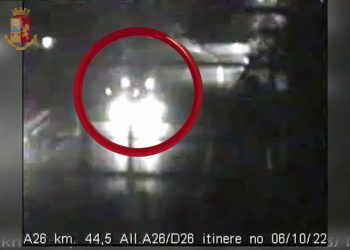 Alessandria, paura sull’A26 per un tir contromano