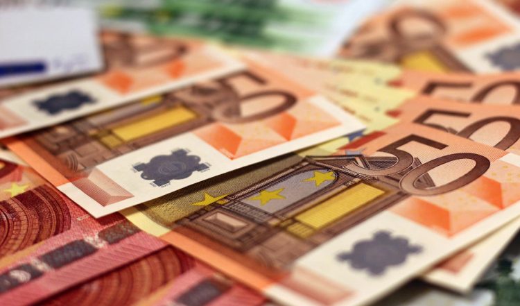 Bonus 200 euro in busta, Inps: a chi tocca e quando