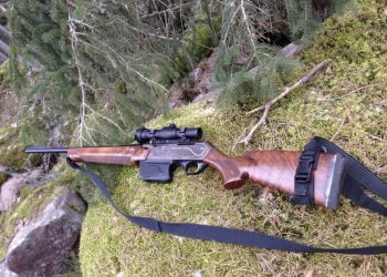 Cade sul fucile e si spara: muore cacciatore