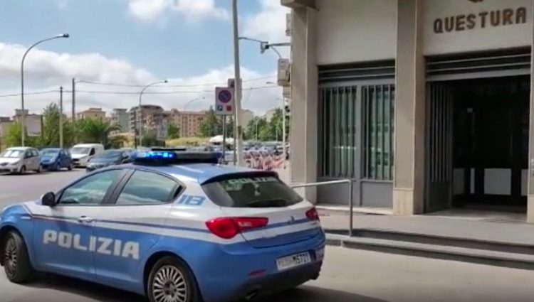 Caltanissetta, violenza su alunna 11enne : arrestato insegnante