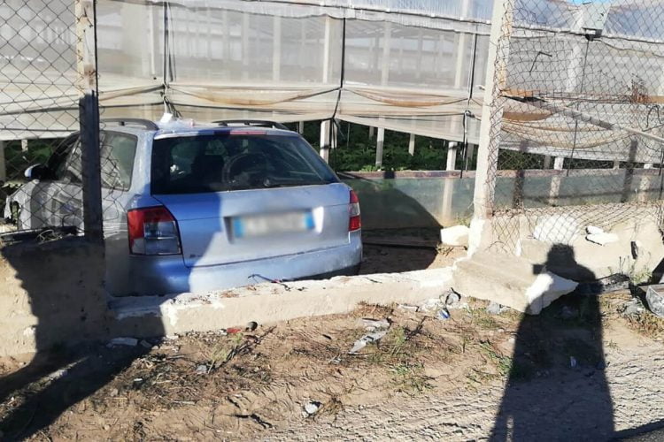 Incidente a Vittoria, con l'auto dentro una serra: trasferito a Catania
