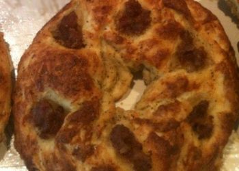 Cucciddatu scaniatu di Scicli, ricetta con salsiccia