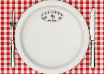 Dieta: gli straordinari benefici del digiuno intermittente per colesterolo e trigliceridi