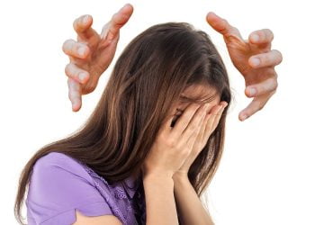 Emicrania nelle donne: ne soffre 1 donna su 4