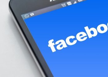 Facebook e Instagram down, problemi anche per WhatsApp