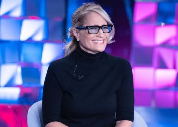 Heather Parisi incinta a 50 anni: mi hanno detto che dovevo scegliere uno dei 2 gemelli