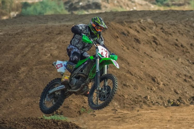 incidente gara di motocross grave 16enne