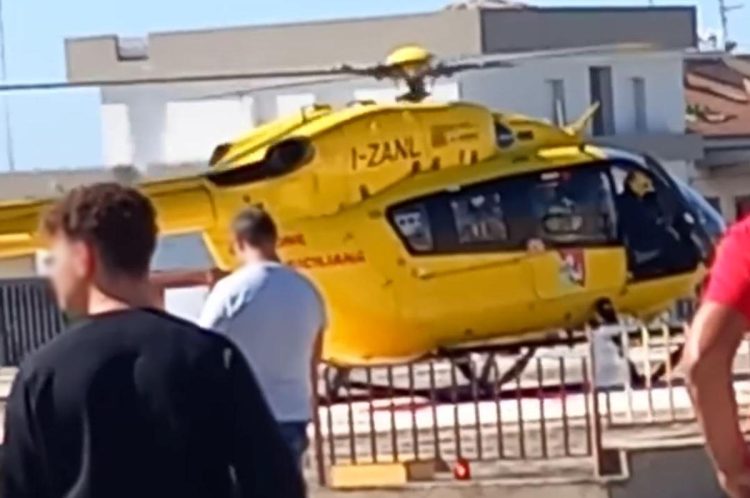 Cade dal tetto di un capannone a Comiso: trasferito in elisoccorso