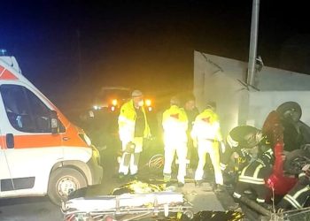 Incidente, minicar fuori strada muore 15enne