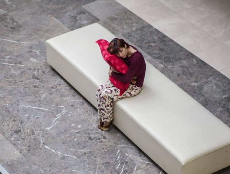 Insonnia, sintomi e cause: cosa fare e cosa non fare per curarla