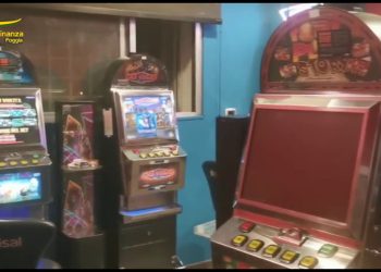 Racket estorsioni slot-machine, 4 misure cautelari nel foggiano