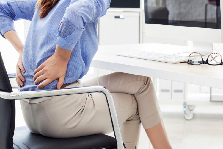 Mal di schiena, cause: cosa fare e cosa non fare per dolore
