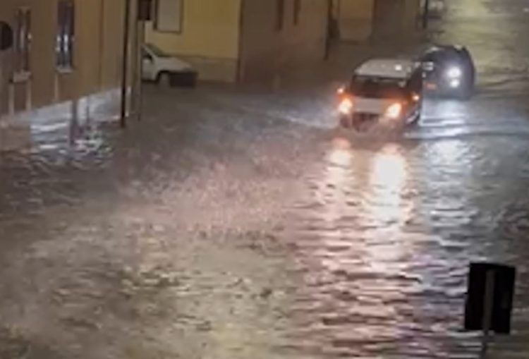 Maltempo Sicilia, scuole chiuse ad Alcamo: allagamenti a Trapani