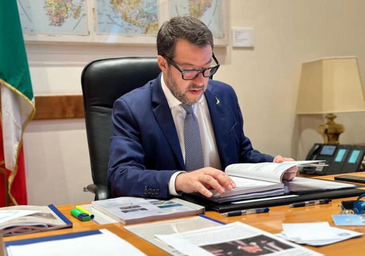 Cartelle esattoriali, caro bollette, Salvini: lavoriamo per pace fiscale