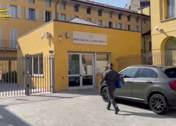 Monza, sequestrati 2,7 milioni a imprenditore. Emetteva fatture false