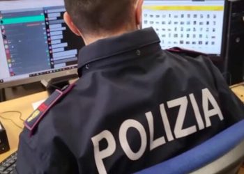 Orrore tra le mura domestiche, compie abusi e li filma con iPhone per i pedofili