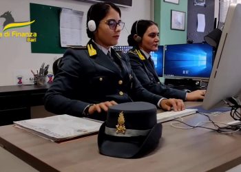 Mafia, arrestati nel Barese 19 esponenti del clan Parisi