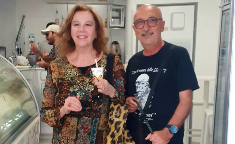 Stefania Sandrelli sul set in Sicilia per Amazon: il film girato tra Modica, Marina di Ragusa e Scicli