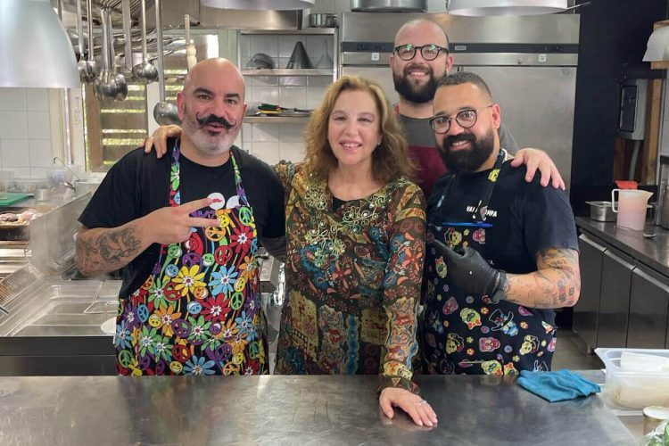 Stefania Sandrelli sul set a Modica Alta: pranzo a Marina di Modica e gelato a Punta Secca
