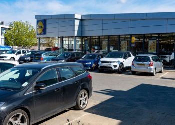 Supermercati presi d'assalto in Italia: ecco perchè