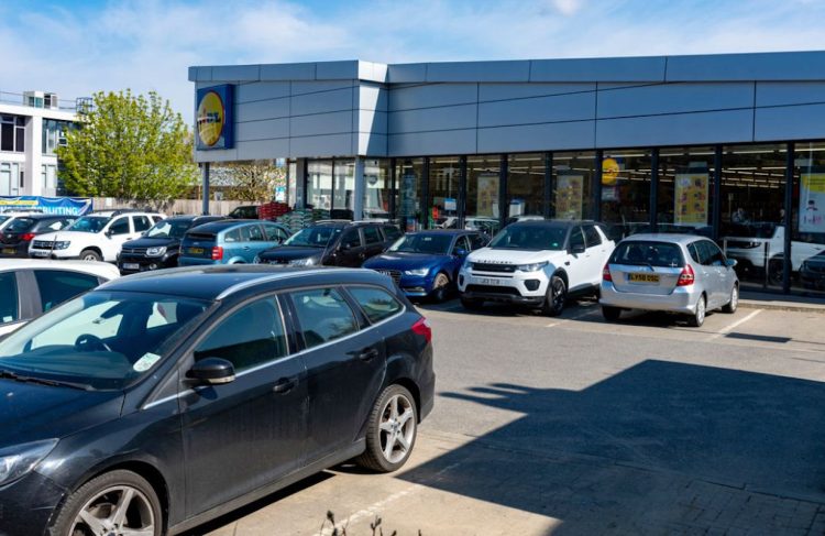 Supermercati presi d'assalto in Italia: ecco perchè