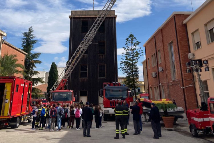 Settimana della Protezione Civile, studenti dai vigili del fuoco