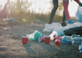 Rifiuti, Europa in prima linea sulla plastica monouso