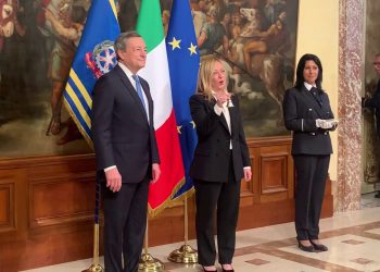 La cerimonia della campanella, passaggio di consegne Draghi-Meloni
