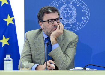 Giorgetti “Pronti a fronteggiare i rischi di recessione”
