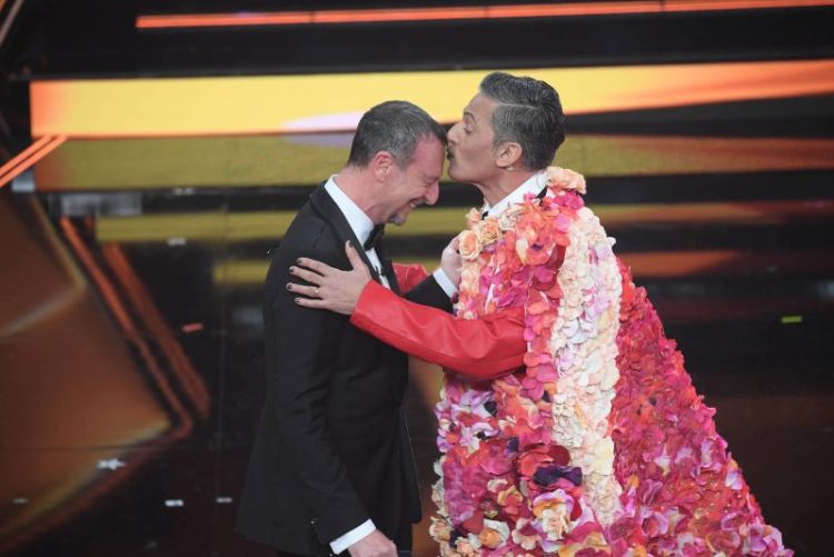 Amadeus ospite di Fiorello per l’esordio di Viva Rai2