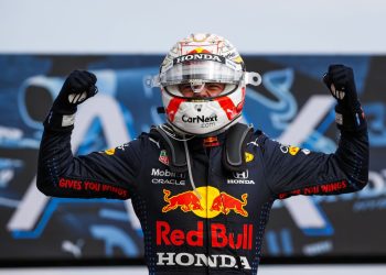 Pole di Verstappen ad Abu Dhabi, poi Perez e le Ferrari