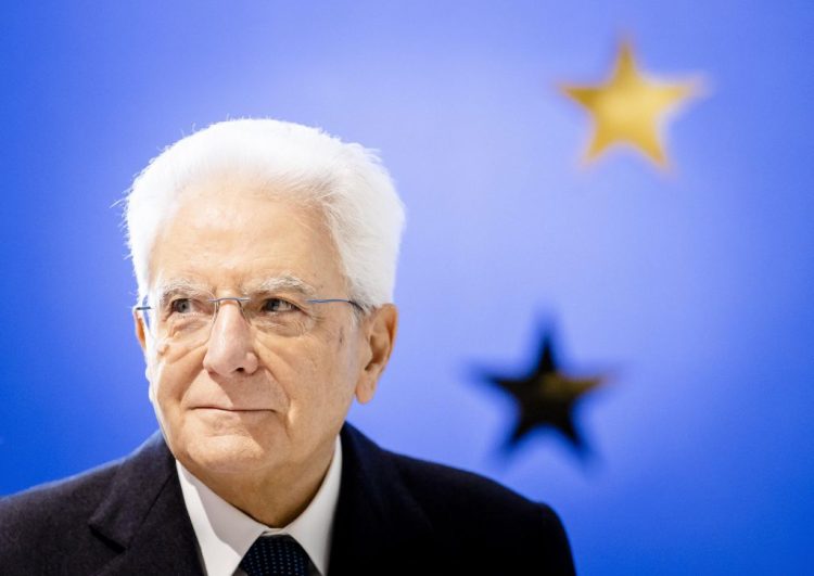 Mattarella “Guerra, povertà e clima minacce ai diritti dei bambini”