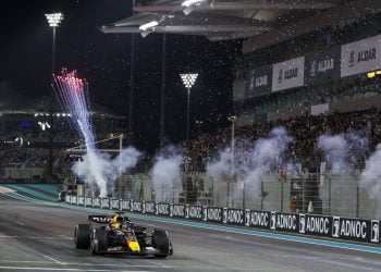 Verstappen vince ad Abu Dhabi, Leclerc 2° in gara e nel Mondiale