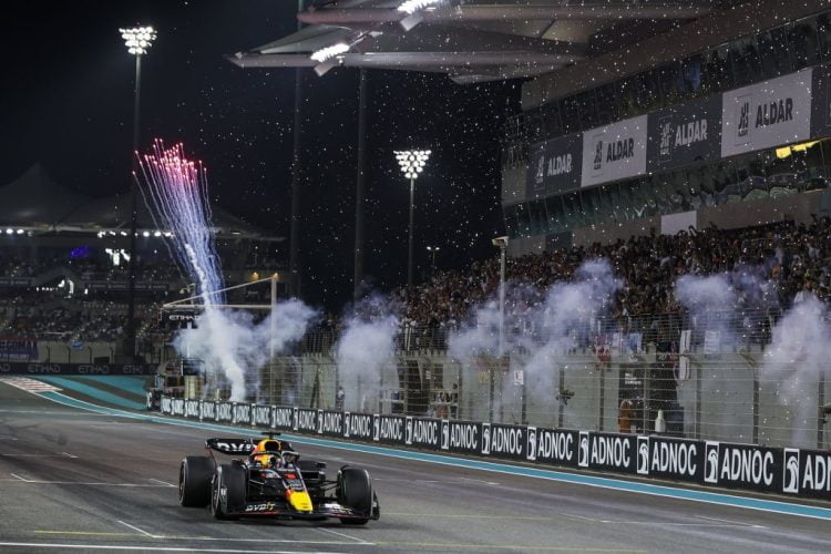 Verstappen vince ad Abu Dhabi, Leclerc 2° in gara e nel Mondiale