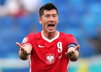 Lewandowski sbaglia un rigore, Messico-Polonia 0-0