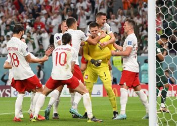 La Polonia batte l’Arabia Saudita 2-0 con super Szczesny