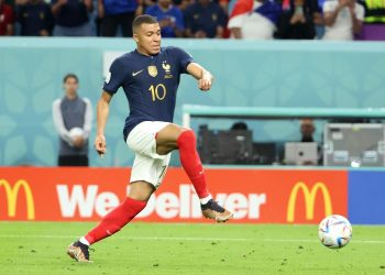 La Francia supera 2-1 la Danimarca e accede agli ottavi