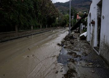 Frana a Ischia, una donna morta e 11 dispersi