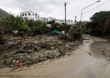 Frana a Ischia, i soccorritori alla ricerca dei dispersi